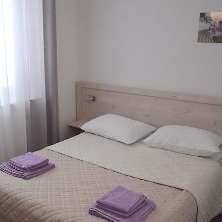 Apartments And Rooms By The Sea Jakisnica, Pag - 4160 Lun  Exterior foto