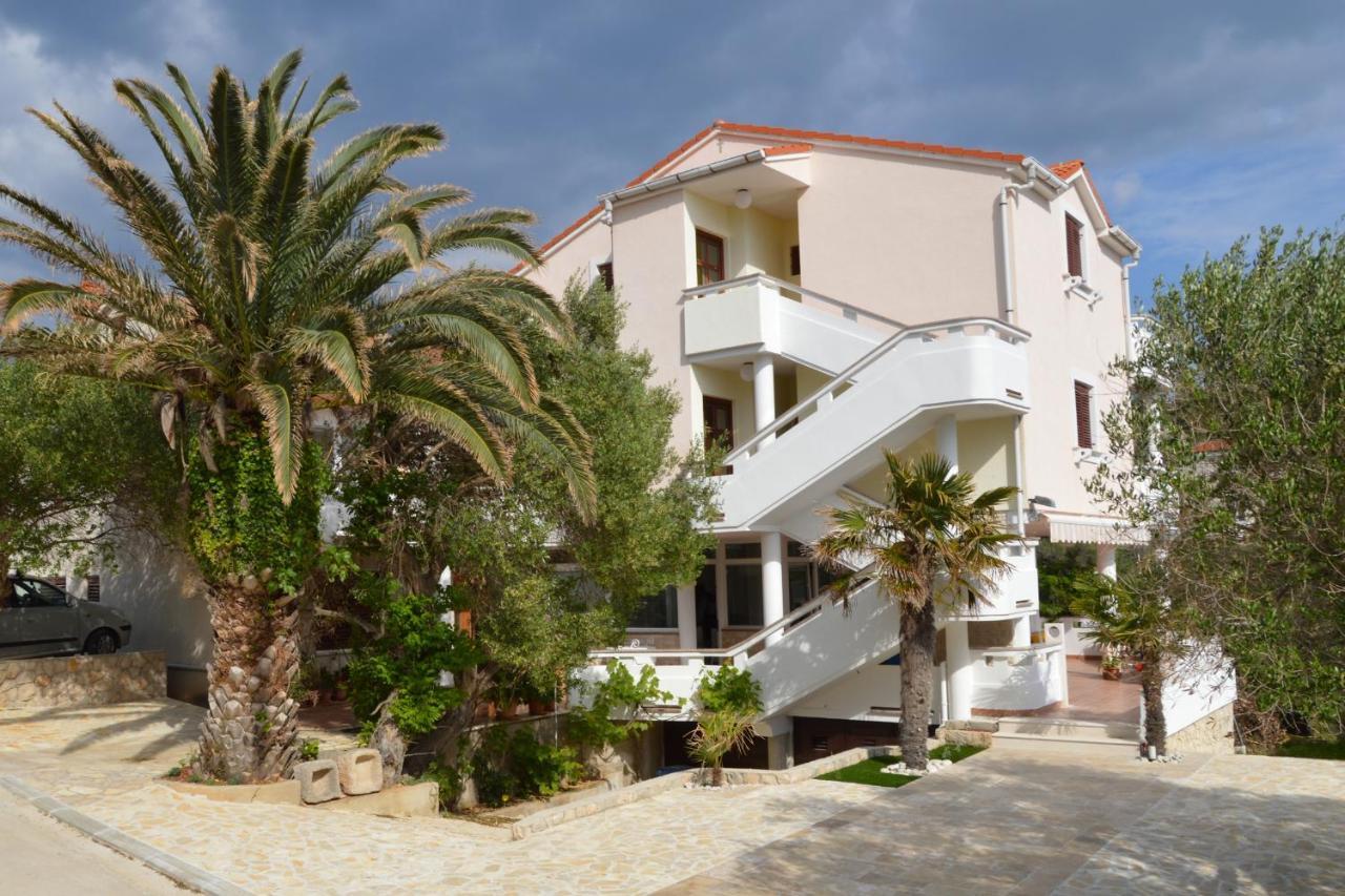Apartments And Rooms By The Sea Jakisnica, Pag - 4160 Lun  Exterior foto