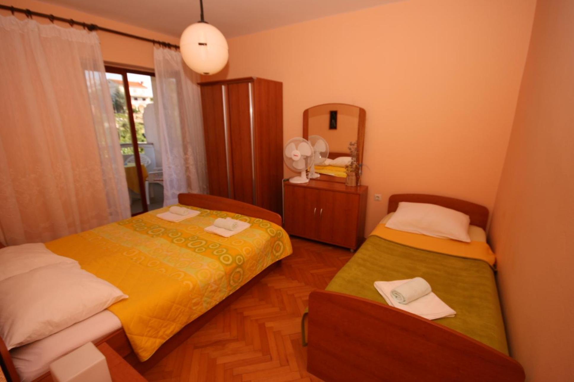 Apartments And Rooms By The Sea Jakisnica, Pag - 4160 Lun  Cameră foto